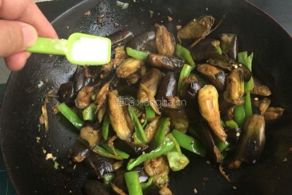 尖椒炒茄子的做法图解7