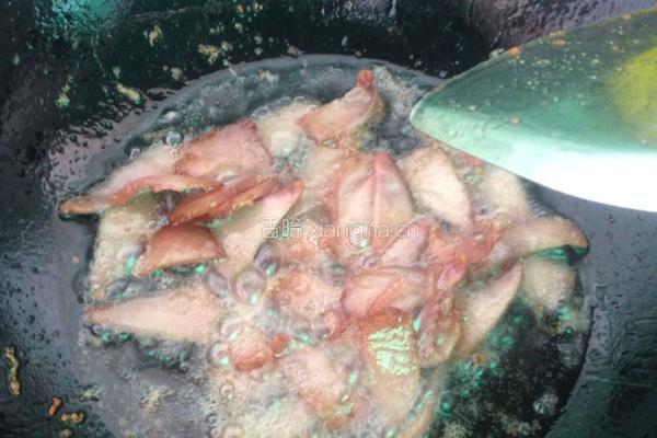 木耳炒腊肉的做法图解3