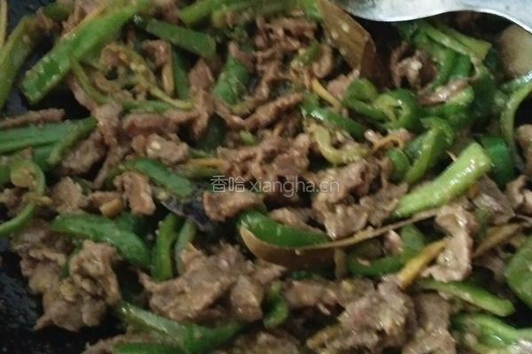 尖椒炒牛里脊肉的做法图解5