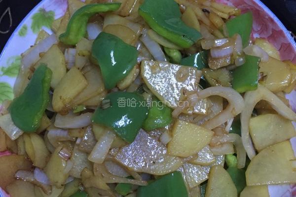 青椒葱头土豆片