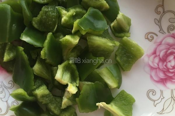青椒葱头土豆片的做法图解2