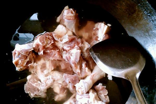 当归红枣羊肉汤的做法图解1