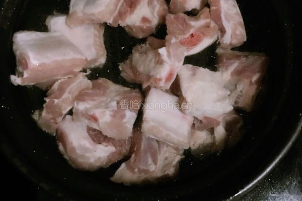 川味土豆烧排骨的做法图解2