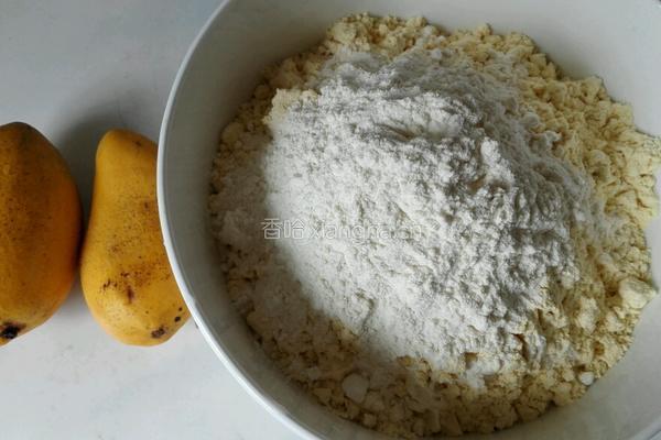 芒果玉米面饼的做法图解1
