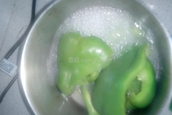 甜椒馅饺子的做法图解2
