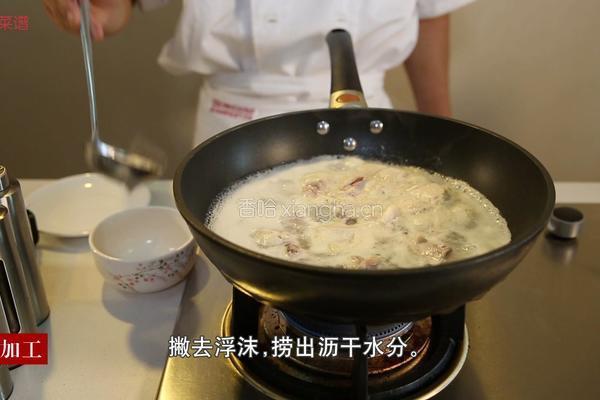 排骨玉米胡萝卜汤的做法图解1