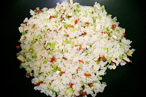 芹菜香干炒饭的做法图解8