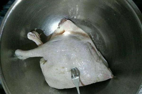 柠香黑椒烤鸭腿的做法图解1