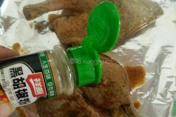柠香黑椒烤鸭腿的做法图解4