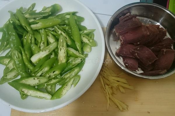 辣椒炒牛肉的做法图解2