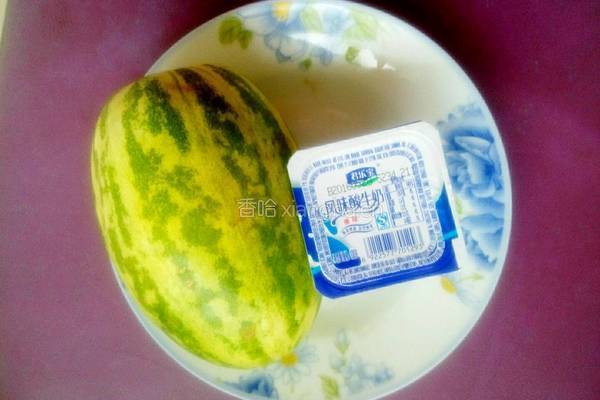 香瓜酸奶昔的做法图解1