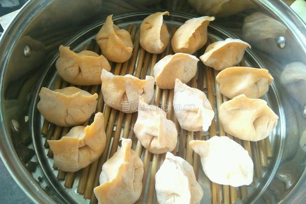 羊肉胡萝卜蒸饺的做法图解6