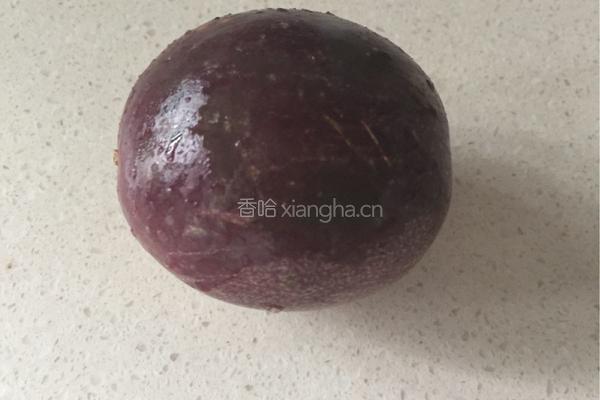 百香果蜂蜜水的做法图解1