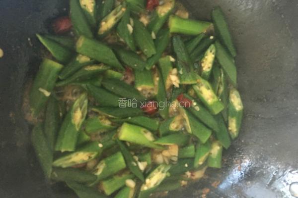 辣炒蒜蓉秋葵的做法图解4