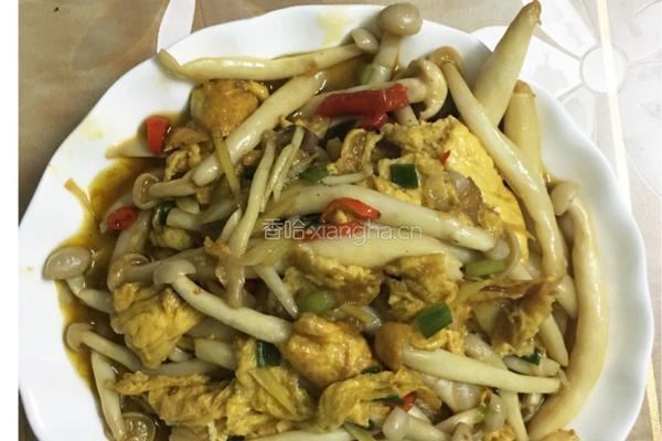海鲜菇炒鸡蛋的做法图解4