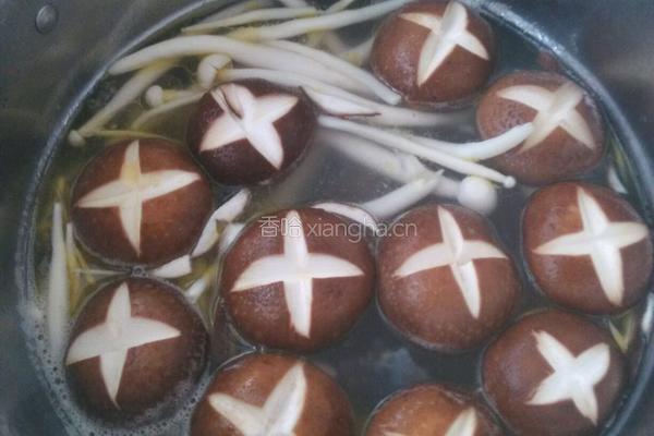 双菇乌鸡汤的做法图解6