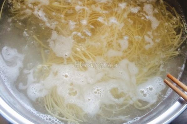 蔬菜肉酱面的做法图解7