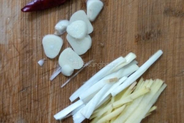 清蒸小白鲳鱼的做法图解3