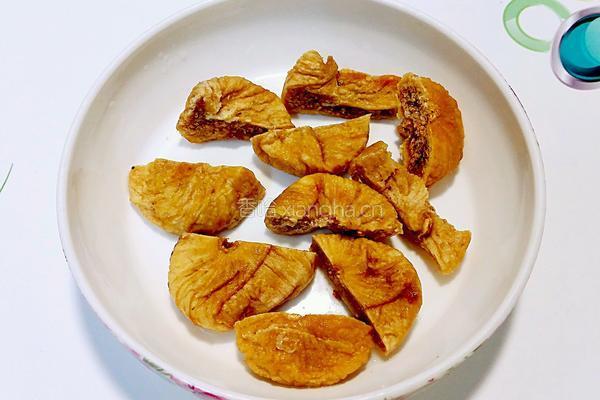 花旗蔘乳鴿湯的做法图解4