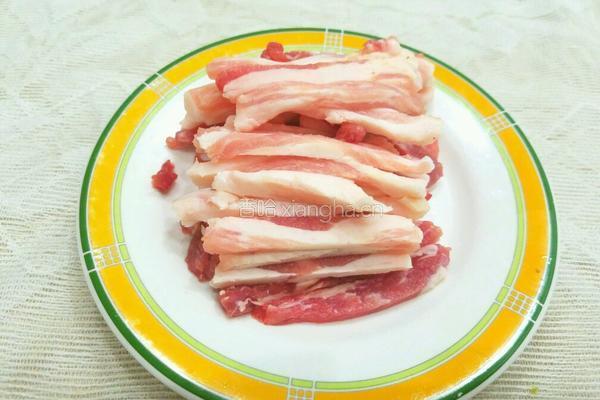 红薯梗炒五花肉的做法图解5