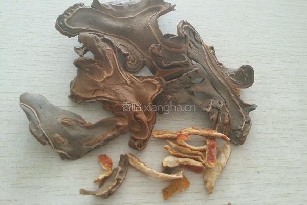 狗脊花生凤爪汤的做法图解1