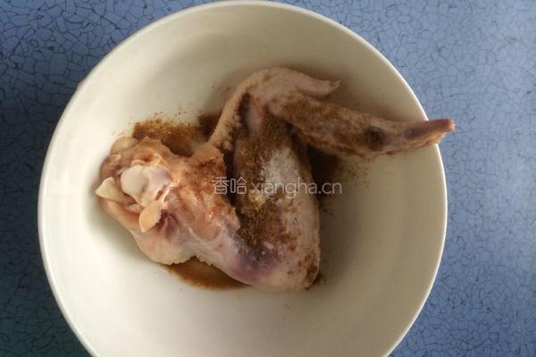 圆椒炒鸡翅的做法图解2