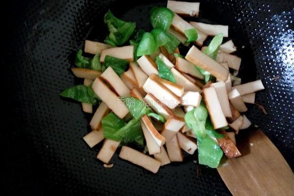 甜椒炒豆腐干的做法图解3