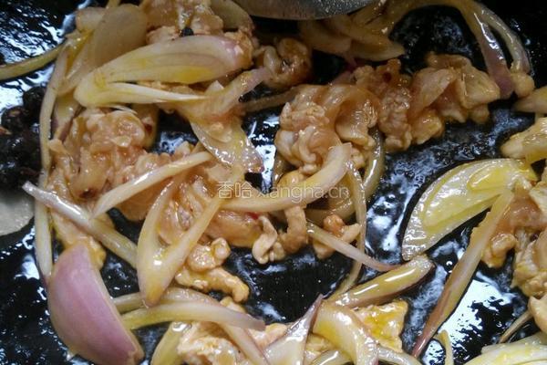 肉丝炒豆角茄子的做法图解3