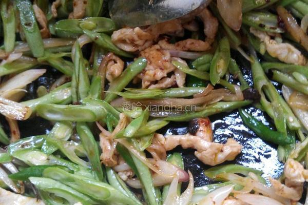 肉丝炒豆角茄子的做法图解4