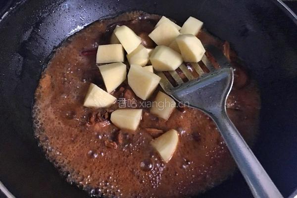 香菇土豆焖鸡腿的做法图解8