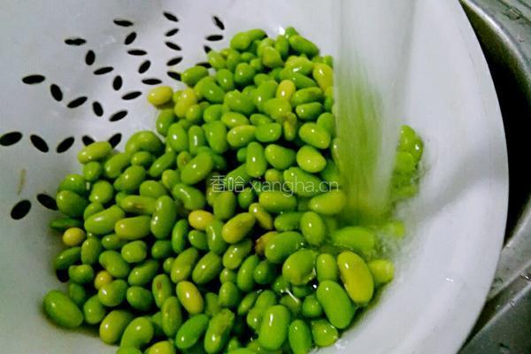 毛豆米肉丁的做法图解1