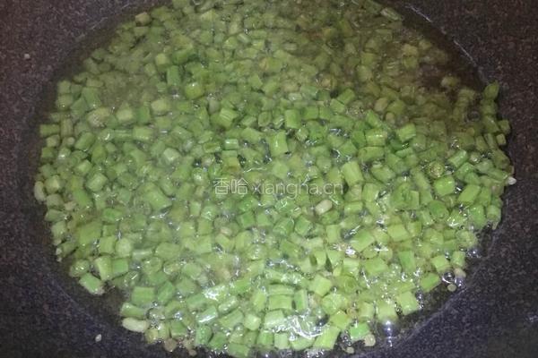 肉末豆角橄榄菜的做法图解3