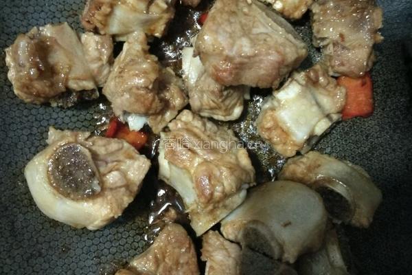 腐竹黄豆焖排骨的做法图解4