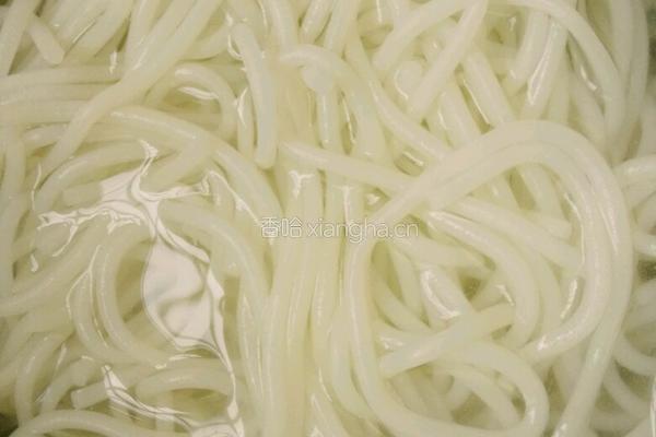 牛肉炒珍珠粉的做法图解1