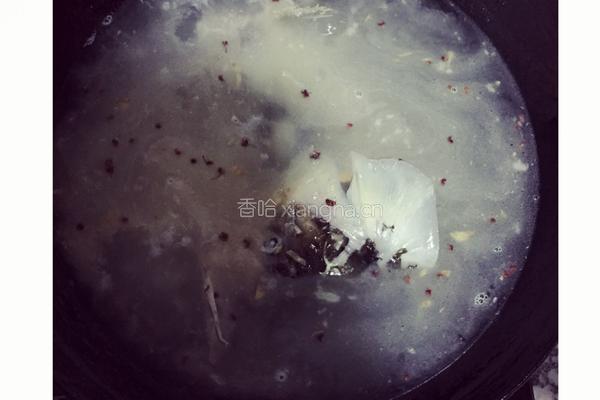 鲜美鱼头汤的做法图解6