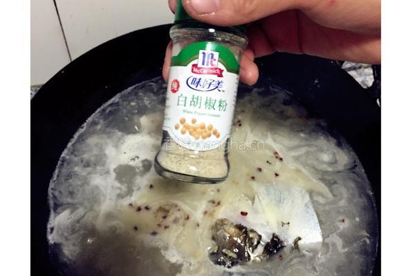 鲜美鱼头汤的做法图解7