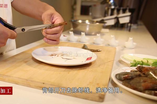 油焖虾的做法图解1