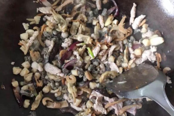 苋菜炒米粉的做法图解1
