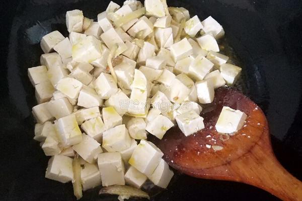 番茄菌菇炖豆腐的做法图解6