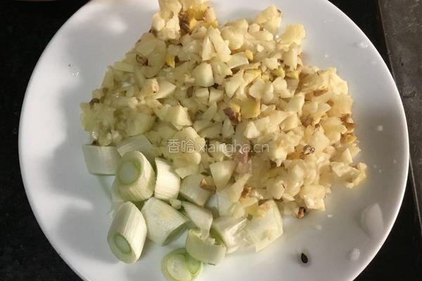 鲜椒鲫鱼的做法图解2