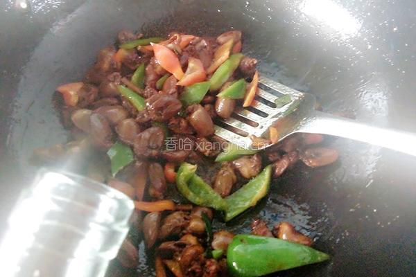 双椒炒鸡心的做法图解10