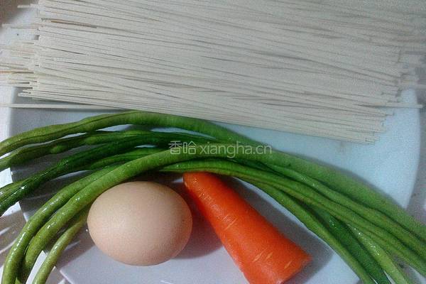 豆角鸡蛋面的做法图解1