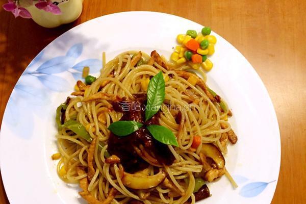 黑胡椒鸡脯意大利面的做法图解7