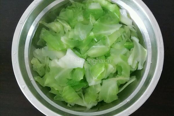 爆炒火腿圆白菜的做法图解3