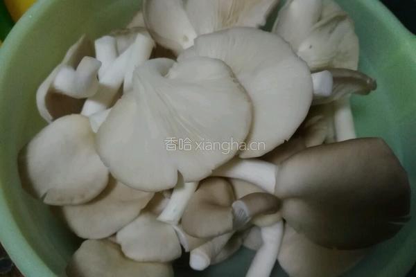 彩椒袖珍菇的做法图解2