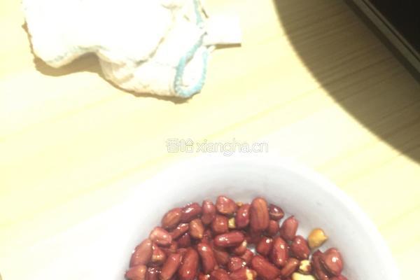 炒花生米的做法图解5