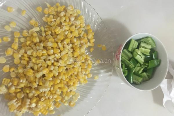 青椒炒玉米的做法图解3