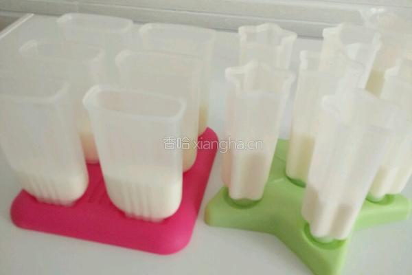 蜜豆牛奶冰棒的做法图解6