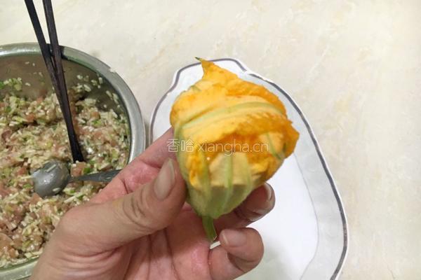 南瓜花酿肉的做法图解12