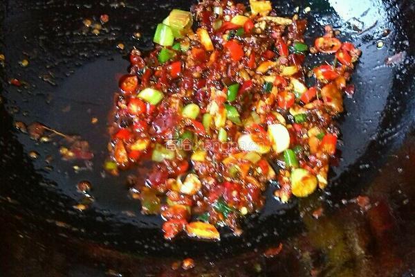 香辣蘑芋烧鸭腿的做法图解6